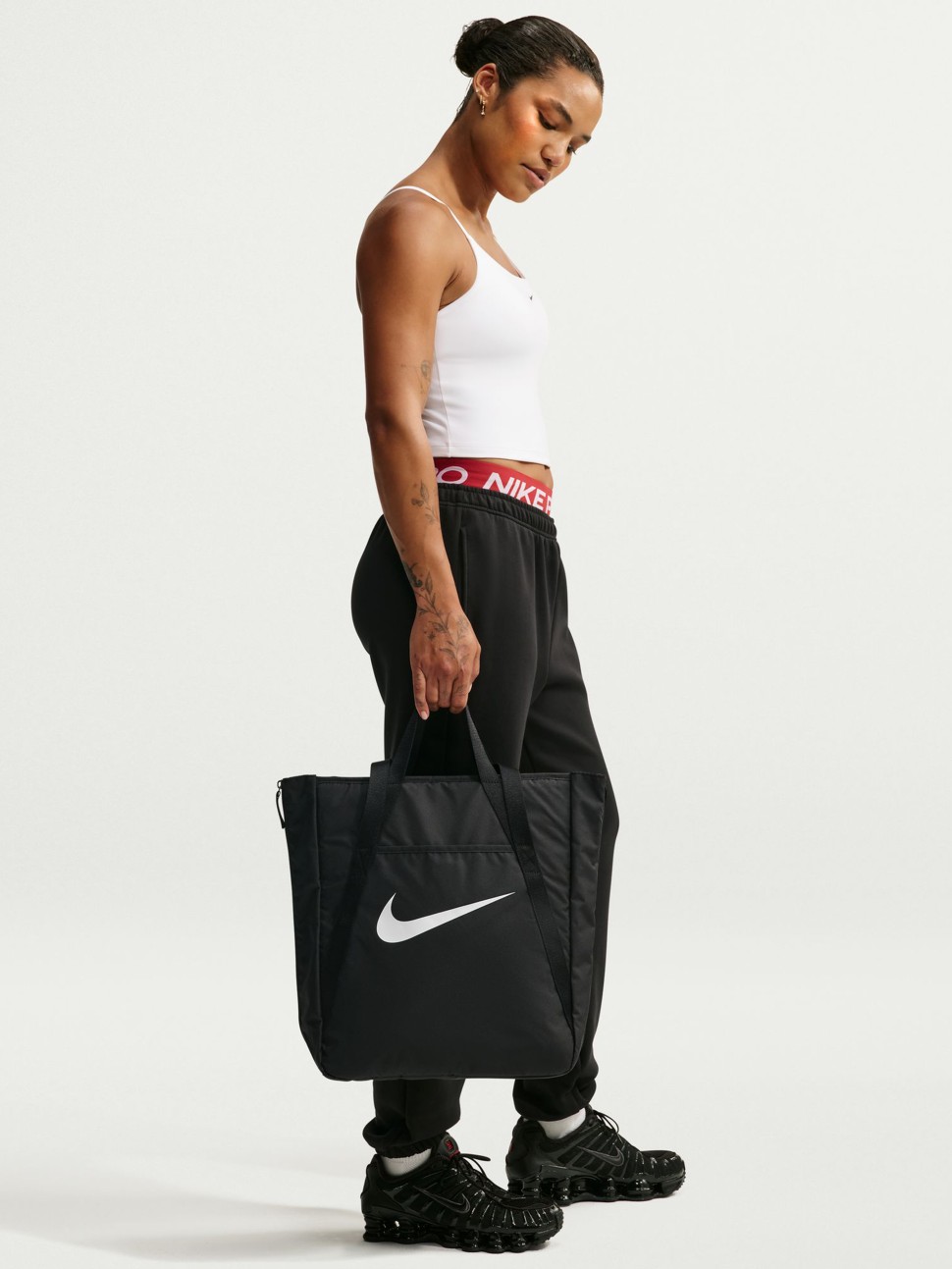 Сумка Nike NK GYM TOTE черная IH7964-010 — фото 8 — Sport City Сумка Nike NK GYM TOTE черная IH7964-010 — фото 8