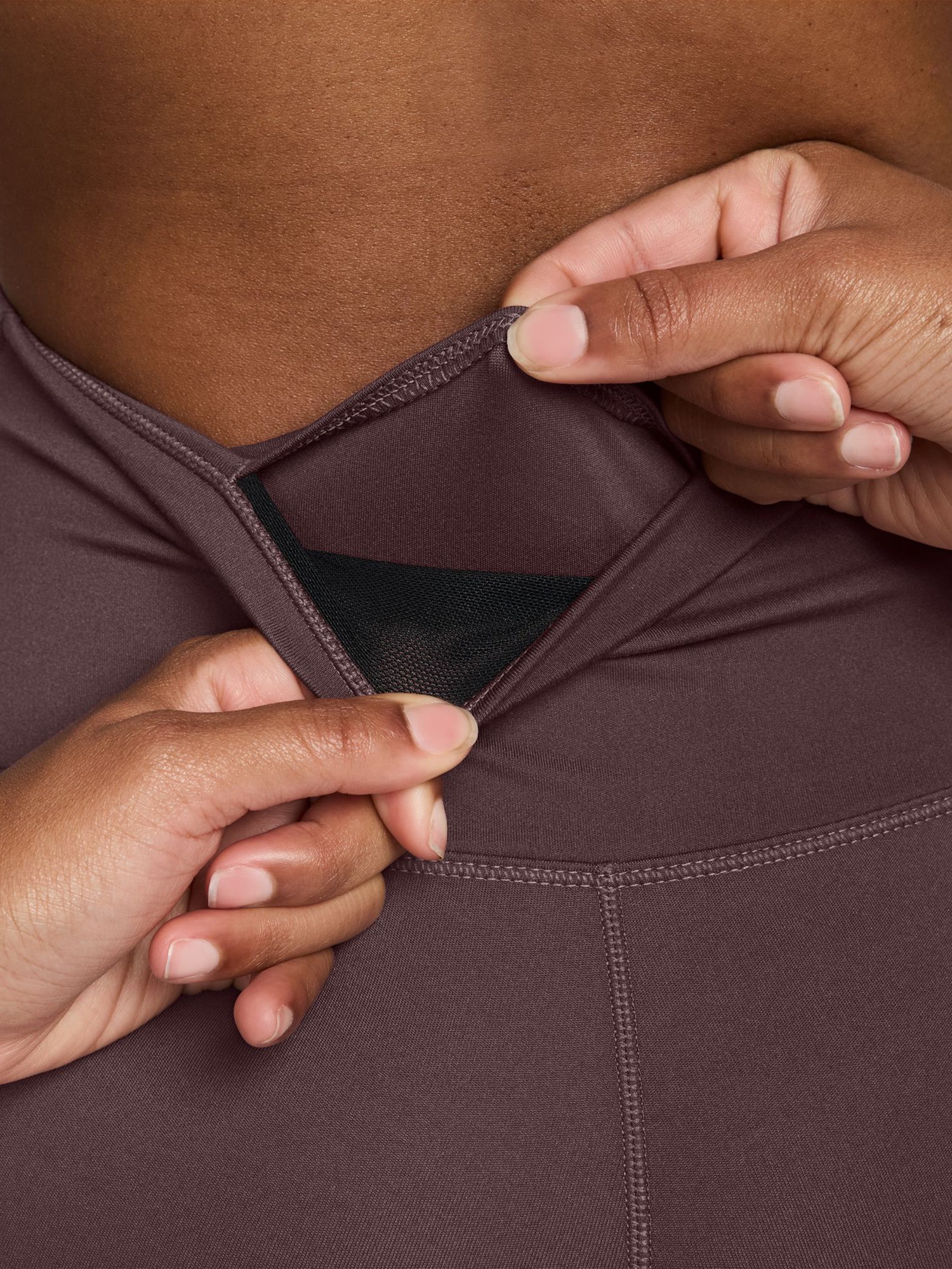 Легінси жіночі Nike W NK DF ONE HR TIGHT USEAM коричневі HJ9195-502 изображение 7