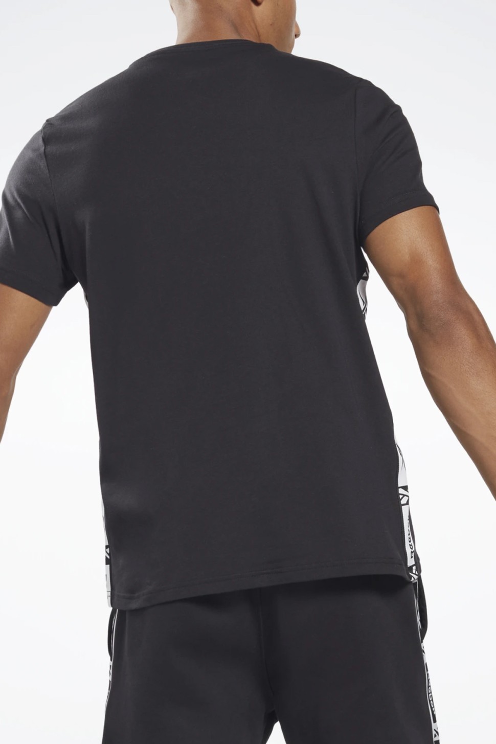 Футболка мужская Reebok Ri Tape Tee черная HB5975 — фото 4 — Sport City Футболка мужская Reebok Ri Tape Tee черная HB5975 — фото 4