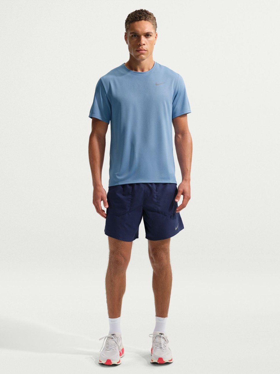 Футболка мужская Nike M NK DF UV MILER SS голубая DV9315-486 — фото 2