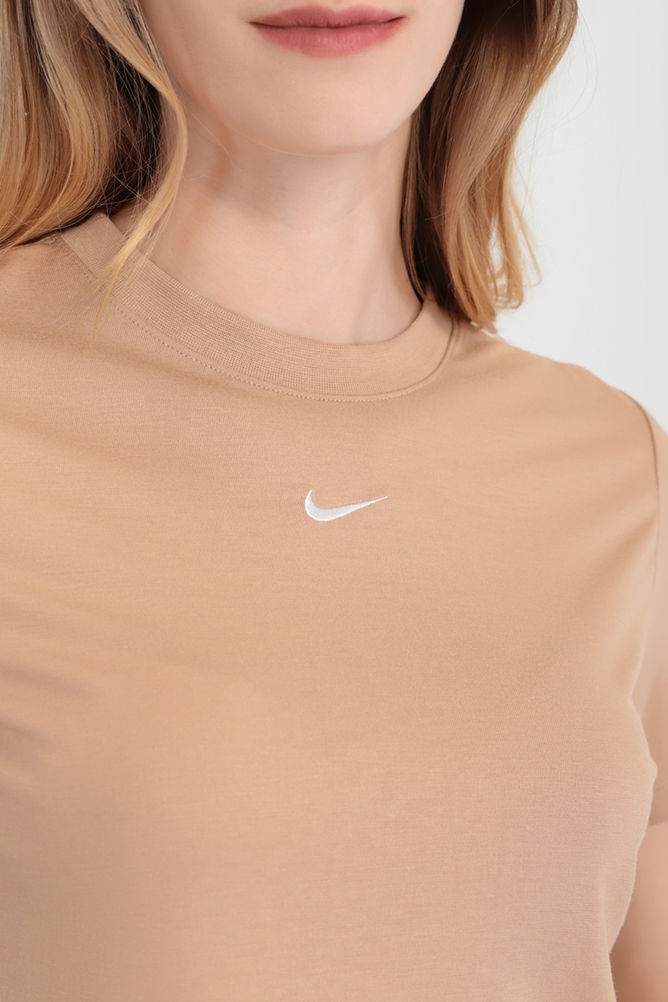 Футболка женская Nike W Nsw Essntl Tee Slim Crp Lbr бежевая DD1328-200 изображение 4