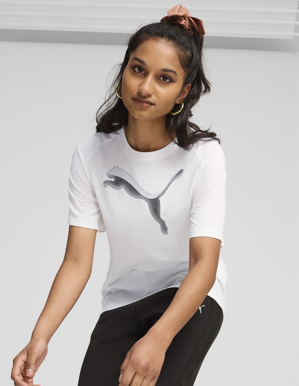 Футболка жіноча Puma EVOSTRIPE Tee біла 68166802 — фото 2