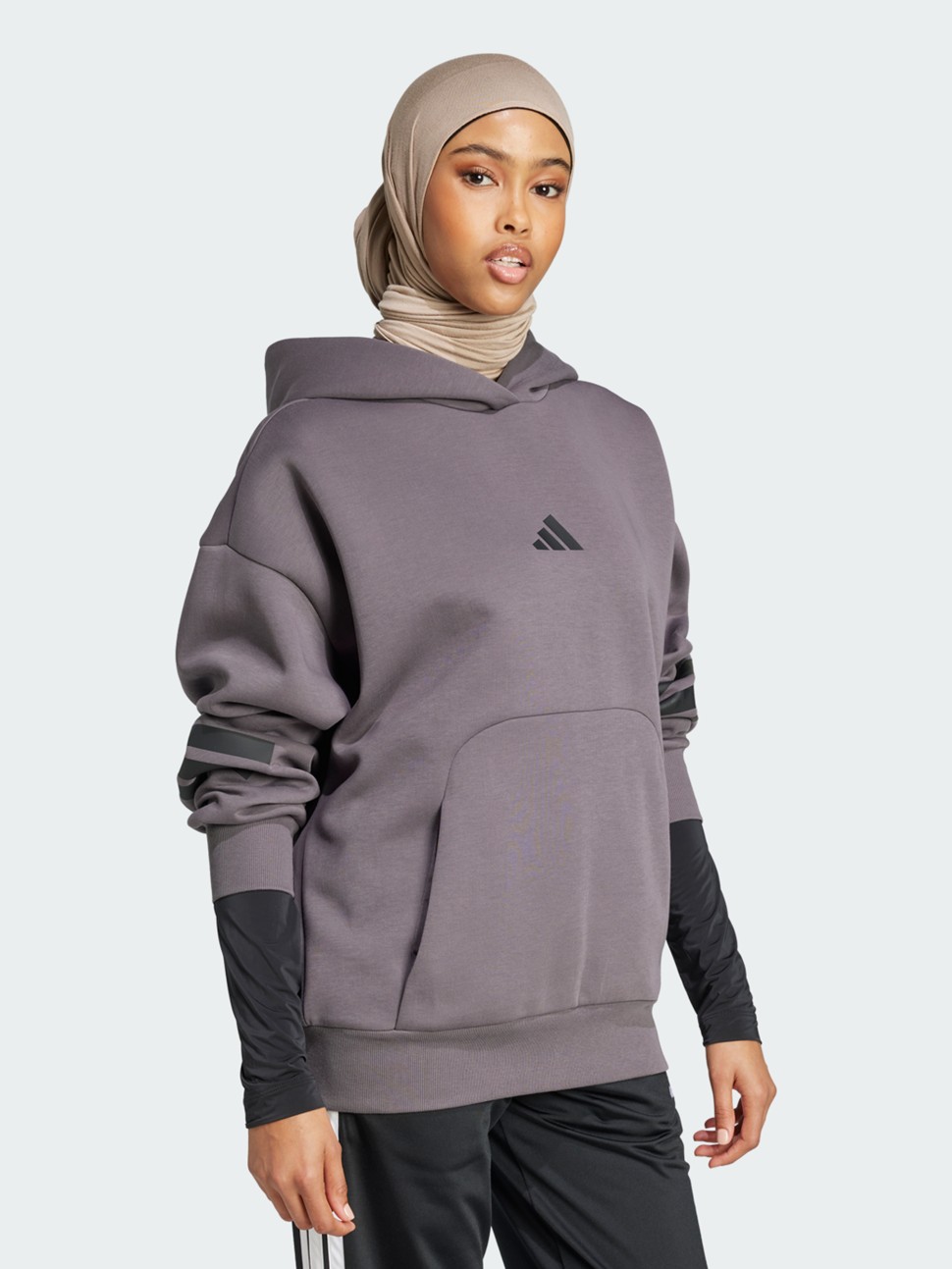 Толстовка женская Adidas W FI 3S OH HD серая JE0187 — фото 4 — Sport City Толстовка женская Adidas W FI 3S OH HD серая JE0187 — фото 4