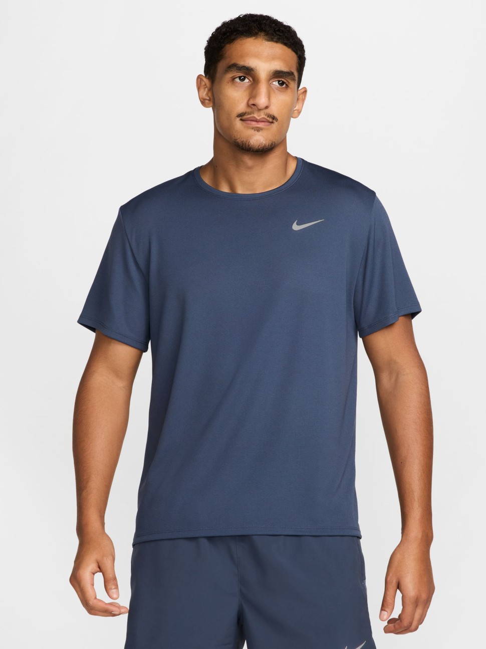 Футболка чоловіча Nike M NK DF UV MILER SS синя DV9315-437 — фото 2