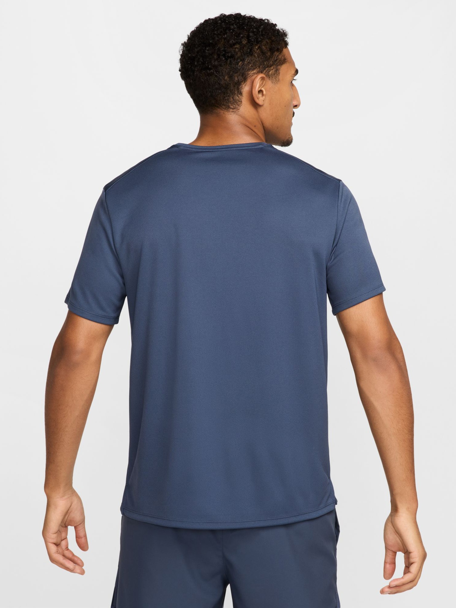 Футболка мужская Nike M NK DF UV MILER SS синяя DV9315-437 изображение 3