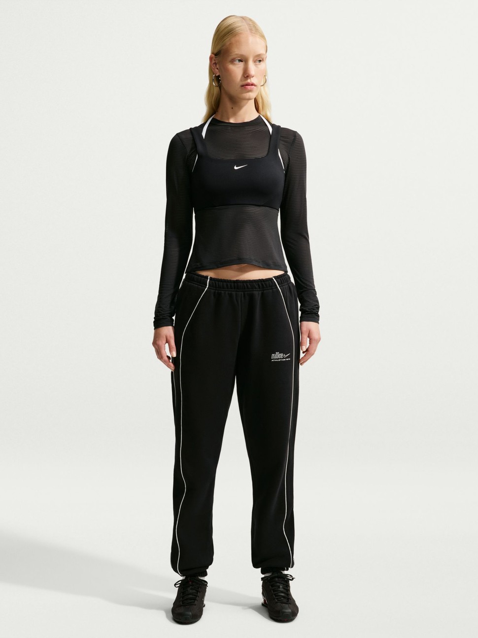 Women's pants Nike W NK STDO FLC MW MR AD CFF PNT black IQ3885-001 — photo 2 — Sport City Women's pants Nike W NK STDO FLC MW MR AD CFF PNT black IQ3885-001 — photo 2