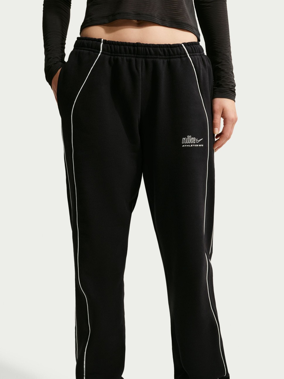 Women's pants Nike W NK STDO FLC MW MR AD CFF PNT black IQ3885-001 — photo 4 — Sport City Women's pants Nike W NK STDO FLC MW MR AD CFF PNT black IQ3885-001 — photo 4