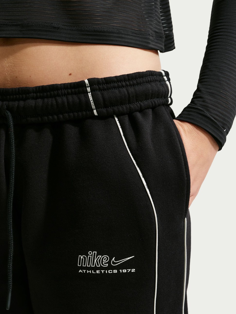 Women's pants Nike W NK STDO FLC MW MR AD CFF PNT black IQ3885-001 — photo 7 — Sport City Women's pants Nike W NK STDO FLC MW MR AD CFF PNT black IQ3885-001 — photo 7