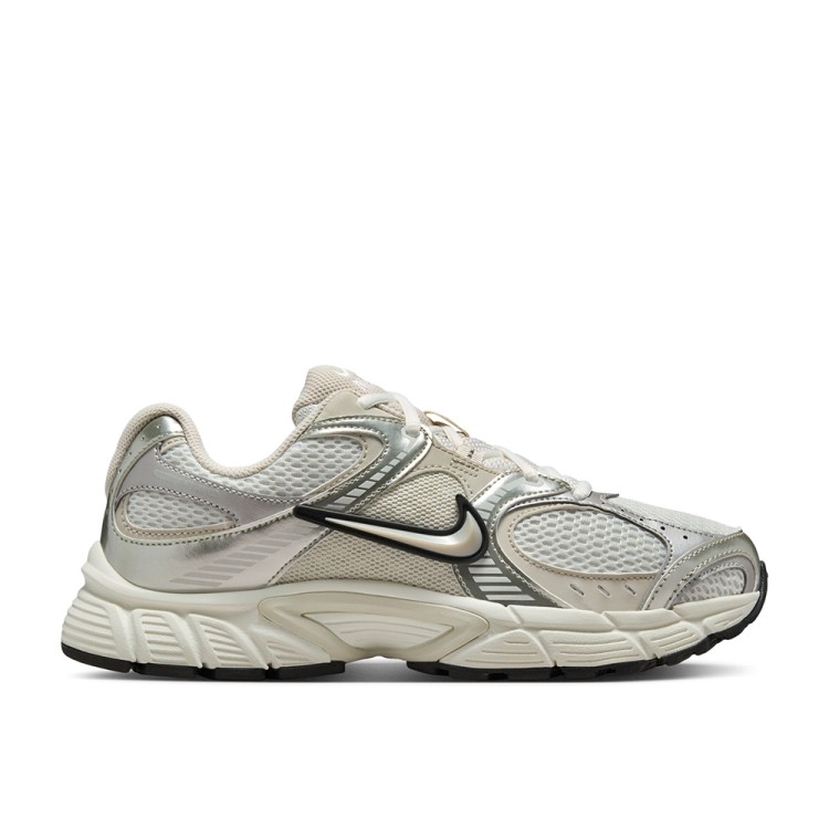 Кроссовки женские Nike W V5 RNR кремовые HQ7901-104