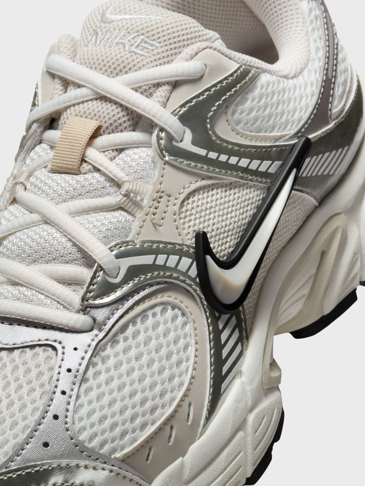 Кроссовки женские Nike W V5 RNR кремовые HQ7901-104 изображение 4