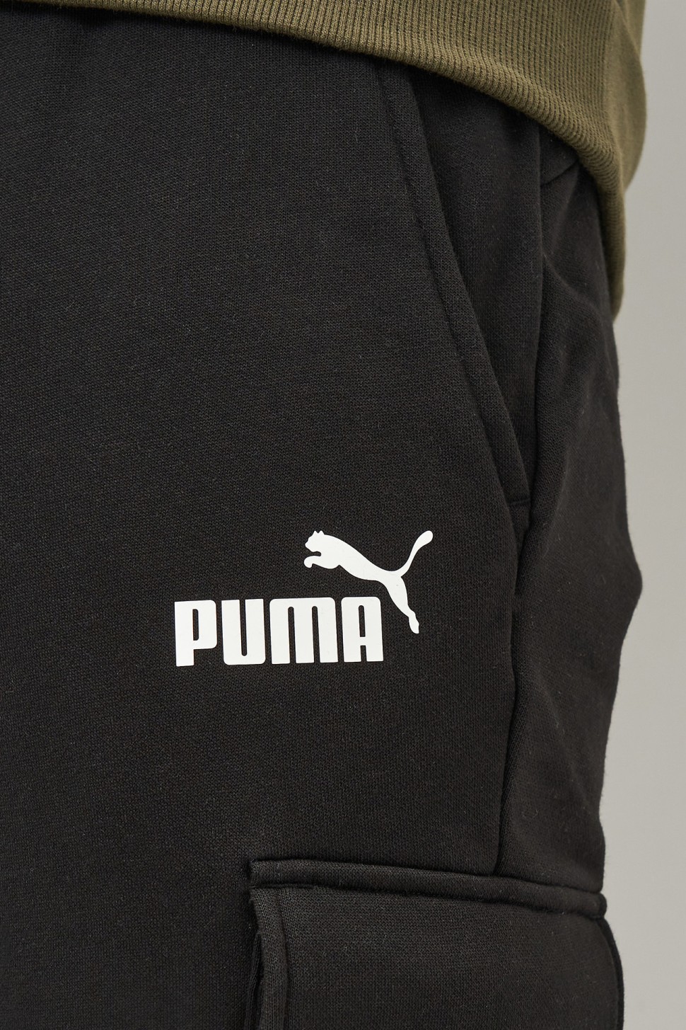 Штани чоловічі Puma ESS Cargo Pants чорні 84580201 — фото 4