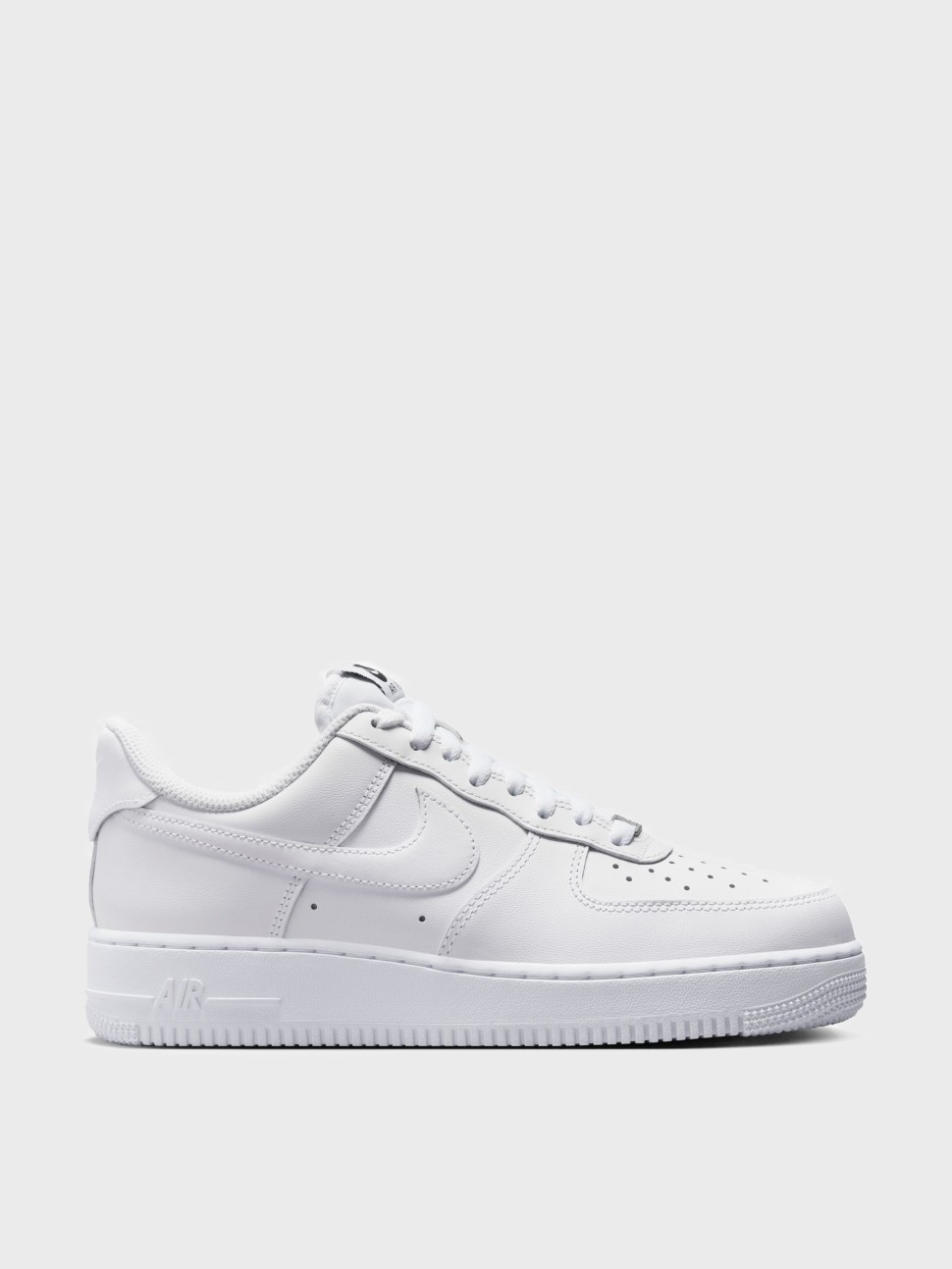 Кроссовки женские Nike W AIR FORCE 1 07 FLYEASE белые DX5883-100 — фото 2 — Sport City Кроссовки женские Nike W AIR FORCE 1 07 FLYEASE белые DX5883-100 — фото 2
