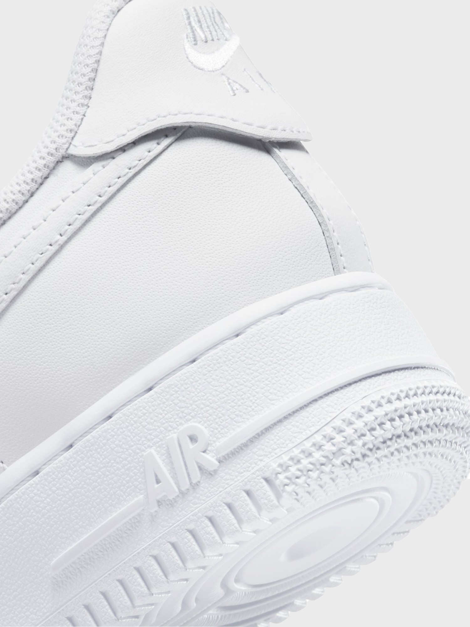 Кроссовки женские Nike W AIR FORCE 1 07 FLYEASE белые DX5883-100 изображение 6