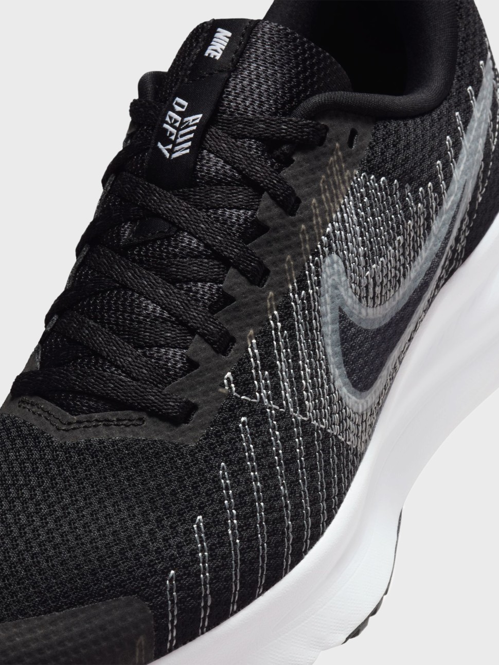 Кроссовки женские Nike W RUN DEFY черные HM9593-002 — фото 4