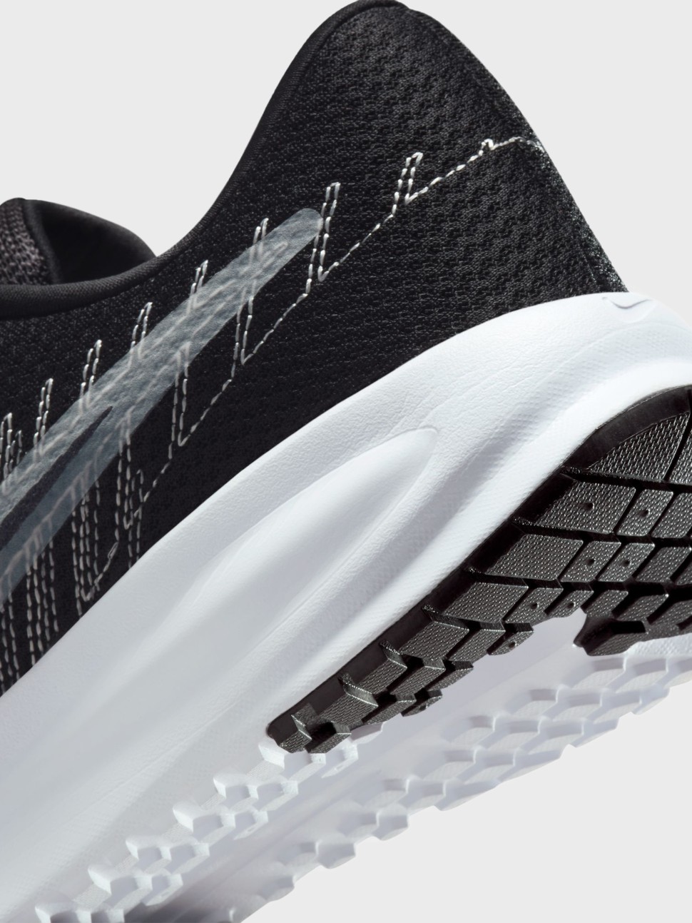 Кроссовки женские Nike W RUN DEFY черные HM9593-002 — фото 5