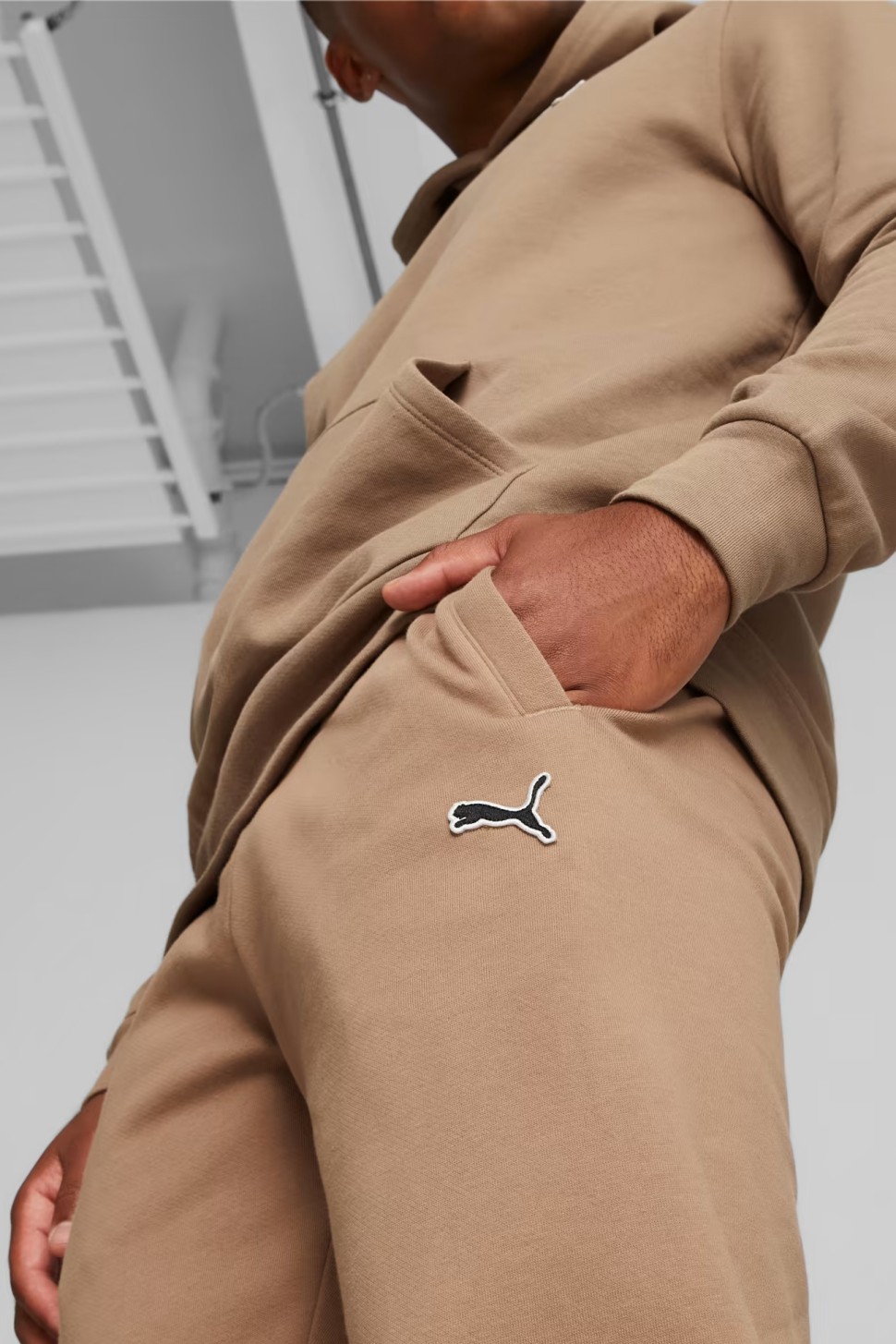 Штани чоловічі Puma BETTER ESSENTIALS Sweatpants FL cl бежеві 67681685 — фото 3