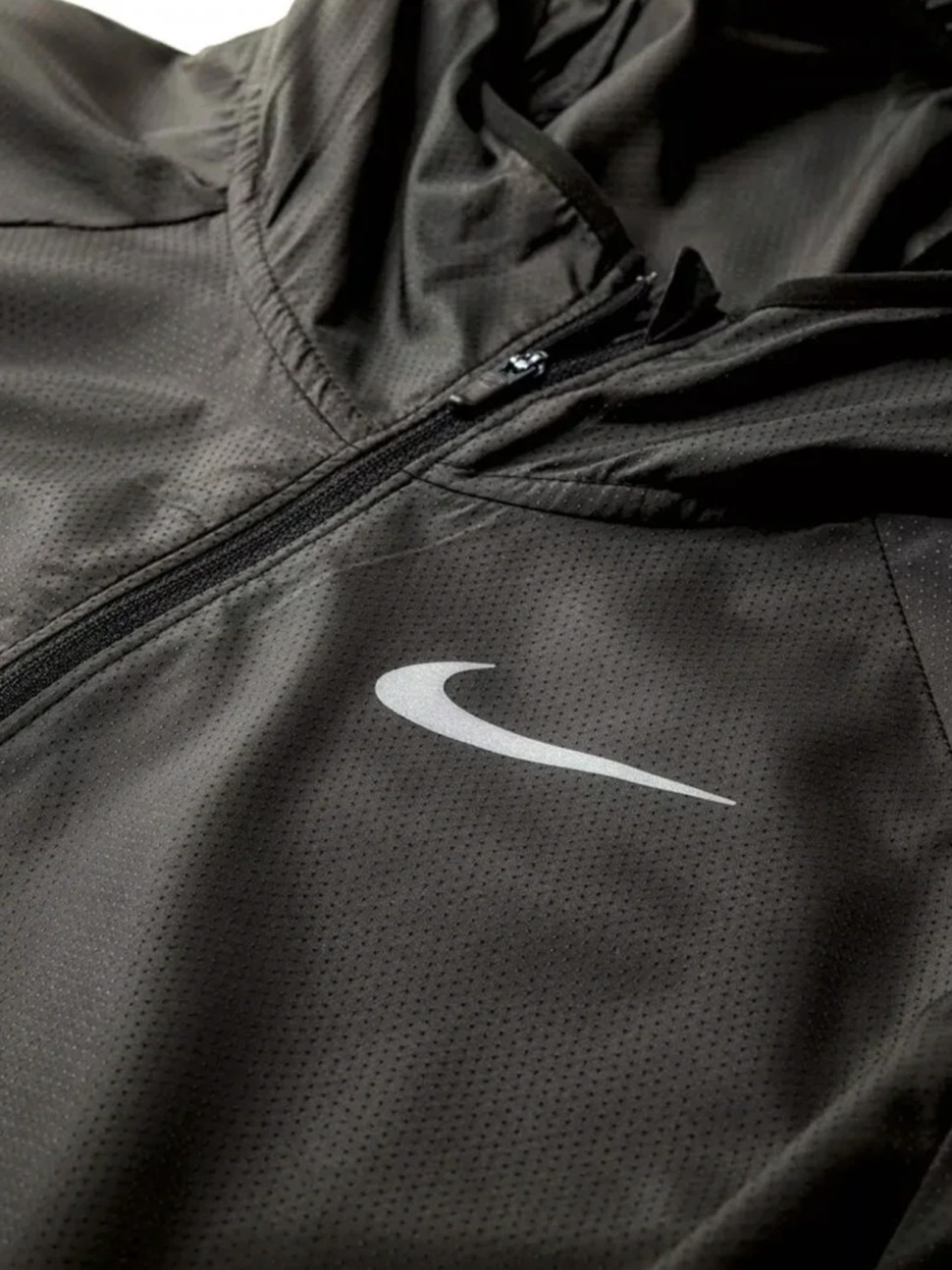 Вітрівка чоловіча Nike M NK ESSNTL JKT чорна BV4870-010 — фото 1