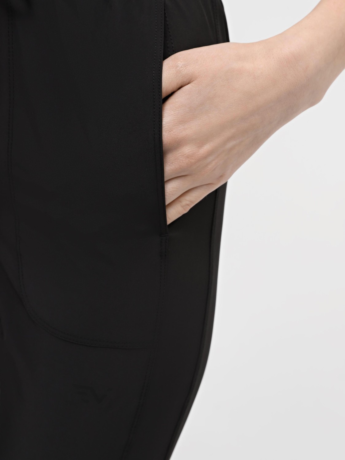 Штани жіночі Evoids Savot чорні 142408-010 изображение 6