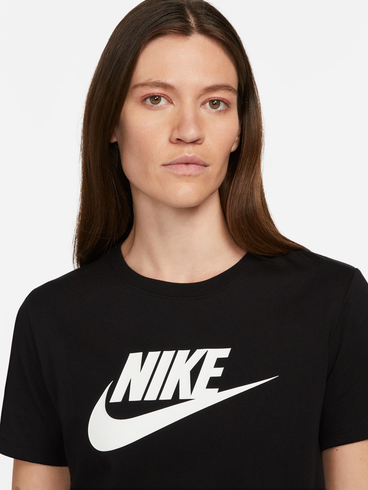 Футболка жіноча Nike W NSW CLUB SS TEE ICN FTRA чорна DX7906-010 изображение 4