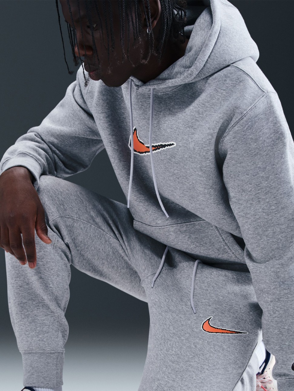 Штани чоловічі Nike M NK CLUB BB JGGR NEO VARSITY сірі HV0865-063 — фото 4