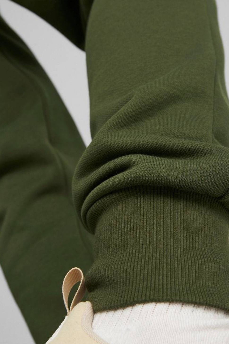 Штани чоловічі Puma ESS Cargo Pants хакі 84580231 — фото 5