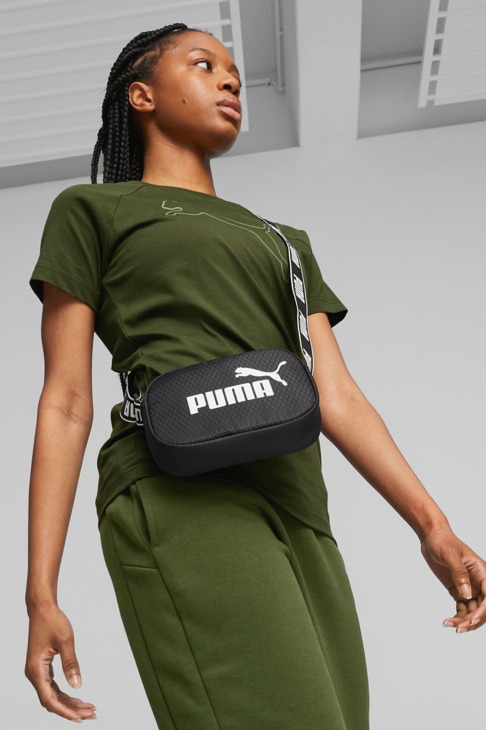 Сумка жіноча Puma Core Base Cross Body Bag чорна 07985301 — фото 4