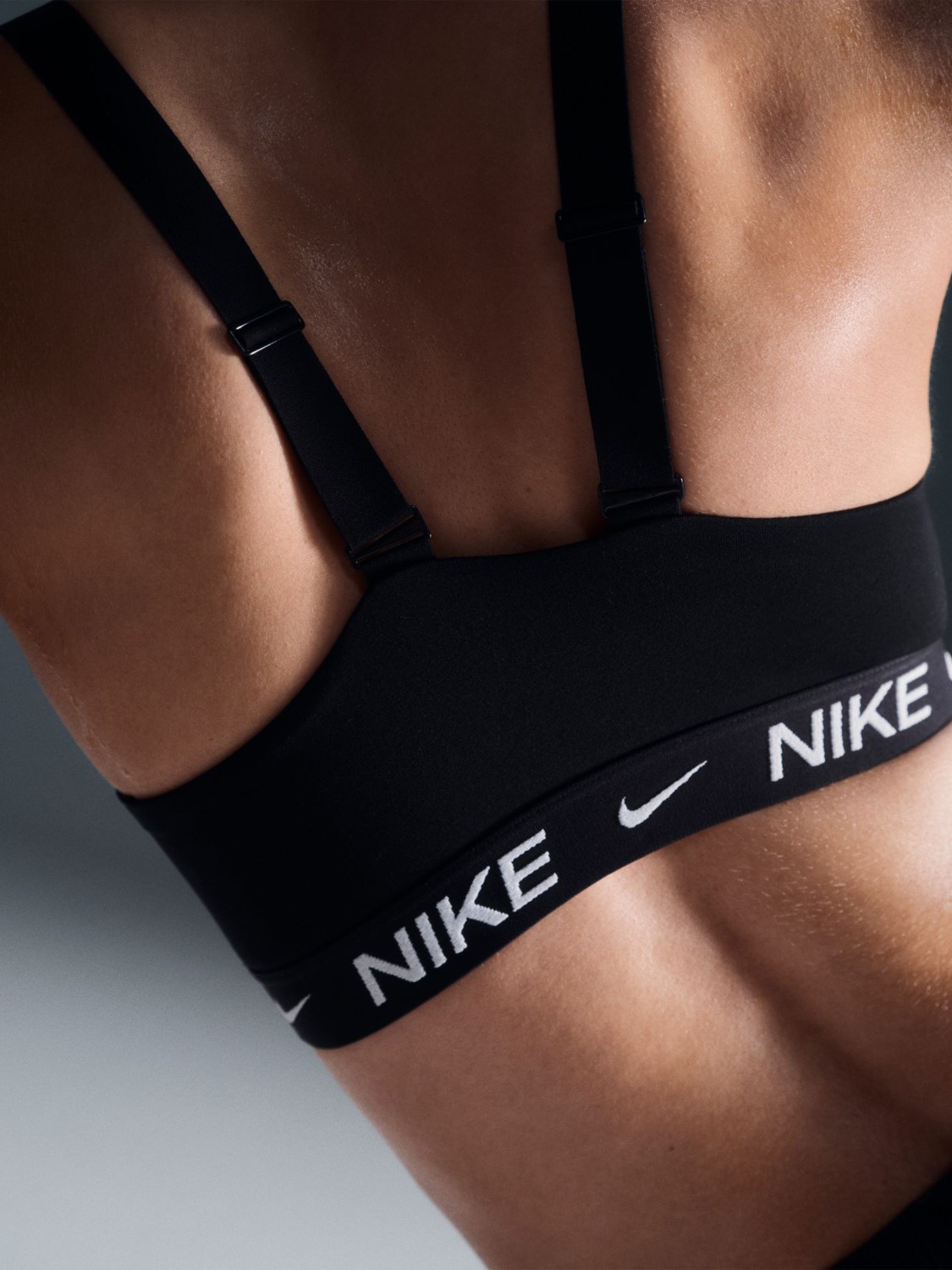 Бра жіночий Nike W NK DF INDY MED SPT BRA чорний FD1065-011 изображение 4