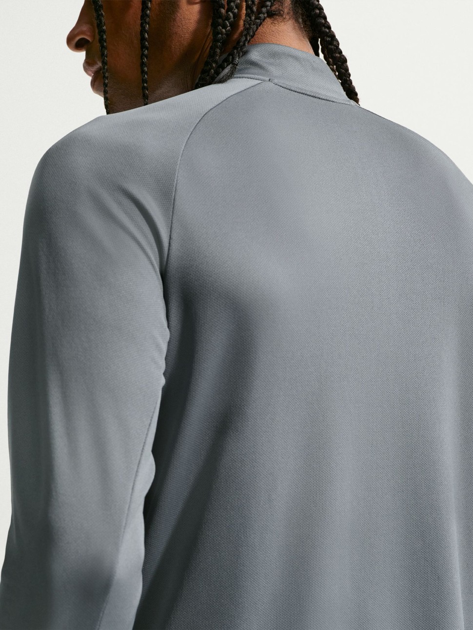 Men's T-shirt Nike M NK DF UV MILER TOP HZ gray IF2084-084 — photo 5 — Sport City Men's T-shirt Nike M NK DF UV MILER TOP HZ gray IF2084-084 — photo 5