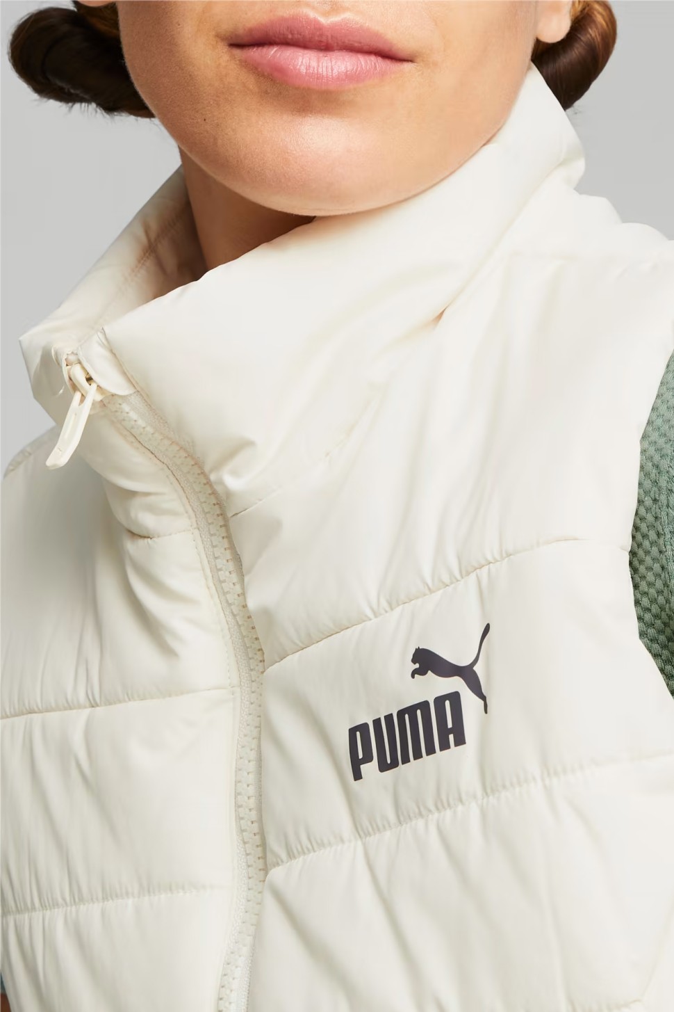 Жилетка жіноча Puma ESS Padded Vest молочна 84894187 — фото 4