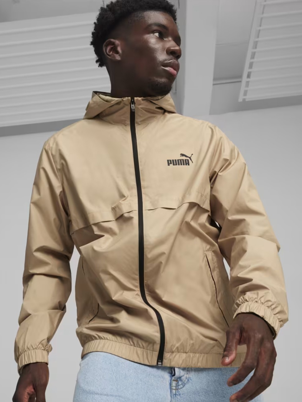 Вітрівка чоловіча Puma ESS Solid Windbreaker бежева 84748483 — фото 2