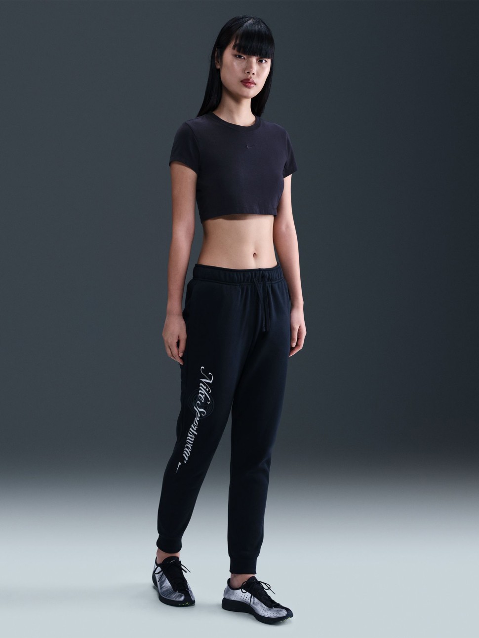 Брюки женские Nike W NSW CLUB FLC GX STD PANT черные HV2346-010 — фото 2 — Sport City Брюки женские Nike W NSW CLUB FLC GX STD PANT черные HV2346-010 — фото 2