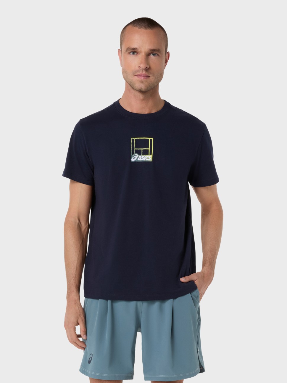 Футболка мужская Asics COURT CORE GRAPHIC TEE черная 2041A355-401 — фото 2