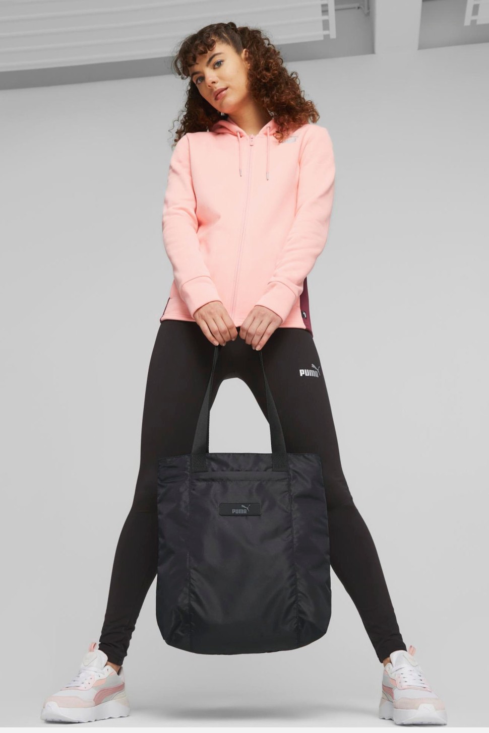 Сумка жіноча Puma Core Pop Shopper чорна 07985701 — фото 4