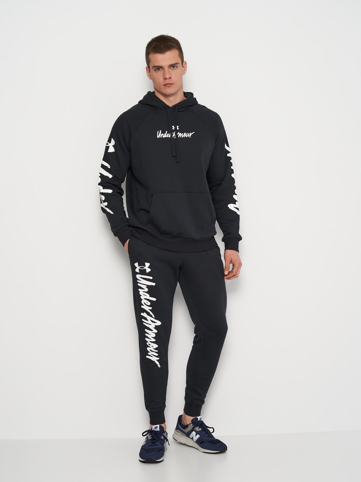 Брюки мужские Under Armour UA Rival Fleece Graphic Jgrs черные 1379776-001 изображение 4