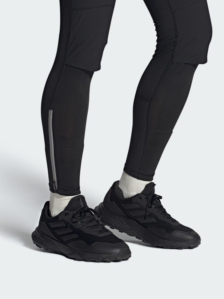 Кросівки чоловічі Adidas TRACEFINDER чорні IE5906 изображение 6