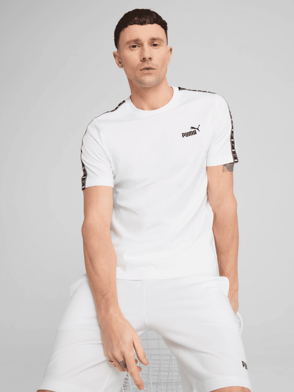 Футболка мужская Puma ESS TAPE Tee белая 68467402 — фото 2 — Sport City Футболка мужская Puma ESS TAPE Tee белая 68467402 — фото 2
