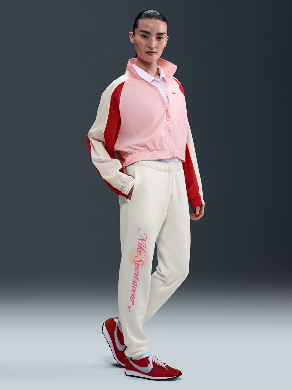 Брюки женские Nike W NSW CLUB FLC GX STD PANT молочные HV2346-133 — фото 4 — Sport City Брюки женские Nike W NSW CLUB FLC GX STD PANT молочные HV2346-133 — фото 4