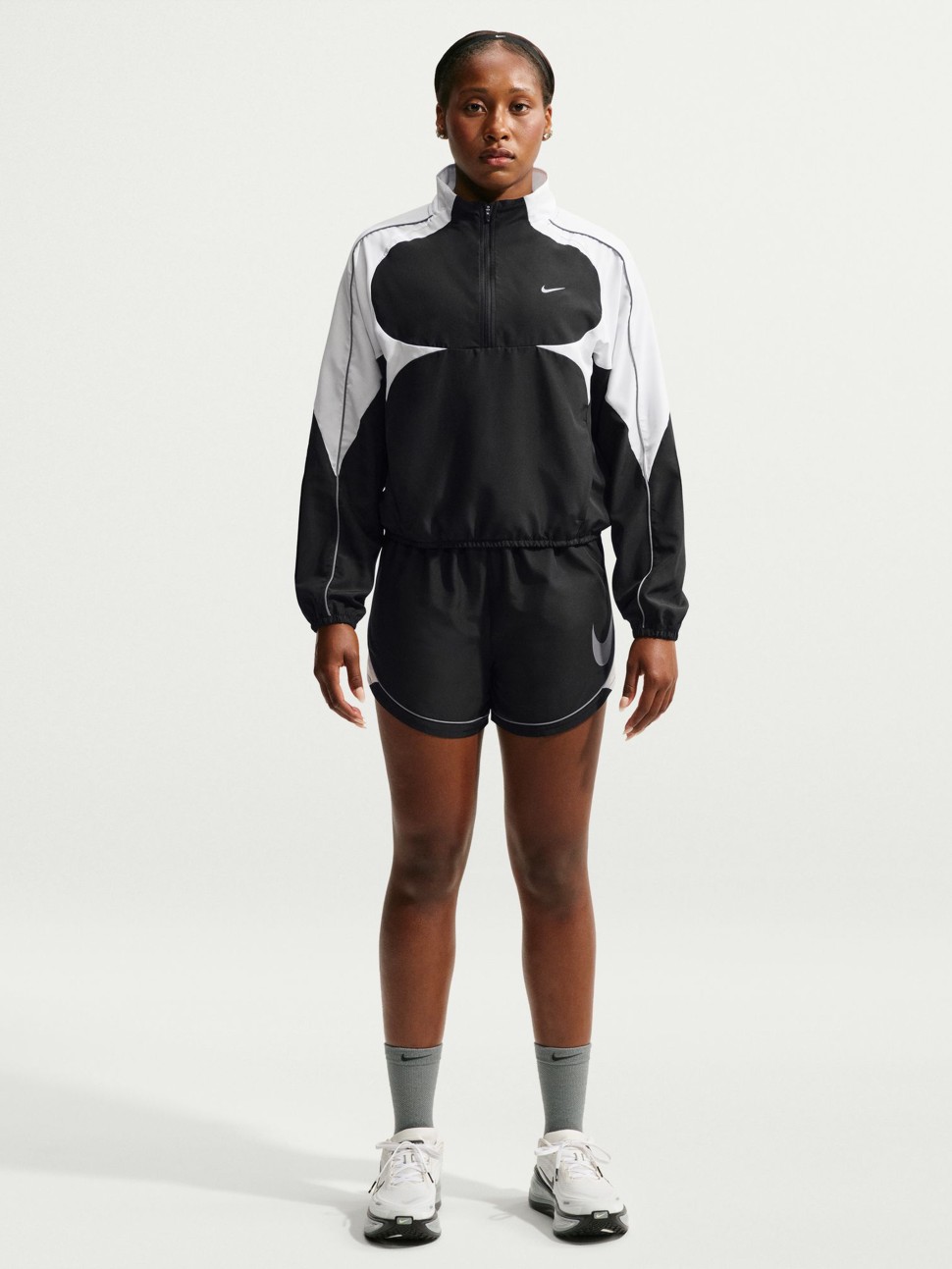 Women's Windbreaker Nike W NK TEMPO SWSH DF JKT black IM7579-011 — photo 2 — Sport City Women's Windbreaker Nike W NK TEMPO SWSH DF JKT black IM7579-011 — photo 2