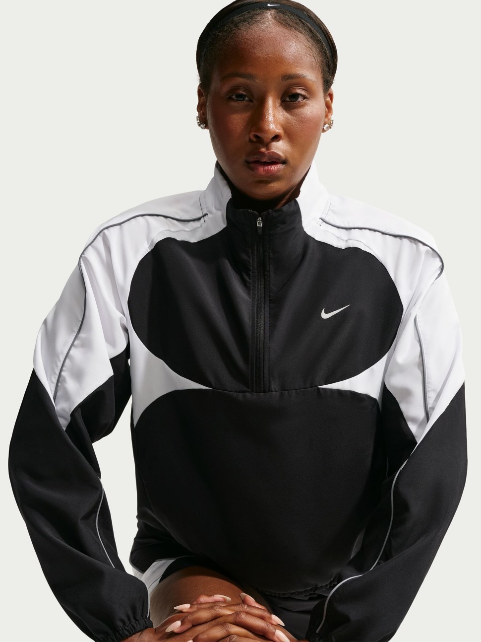 Women's Windbreaker Nike W NK TEMPO SWSH DF JKT black IM7579-011 — photo 4 — Sport City Women's Windbreaker Nike W NK TEMPO SWSH DF JKT black IM7579-011 — photo 4