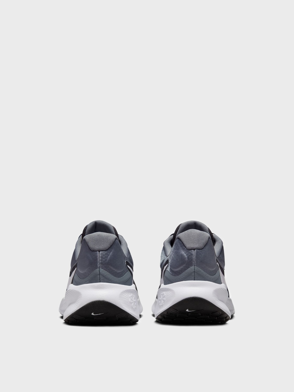 Кроссовки мужские Nike NIKE REVOLUTION 7 черные FB2207-007 изображение 6