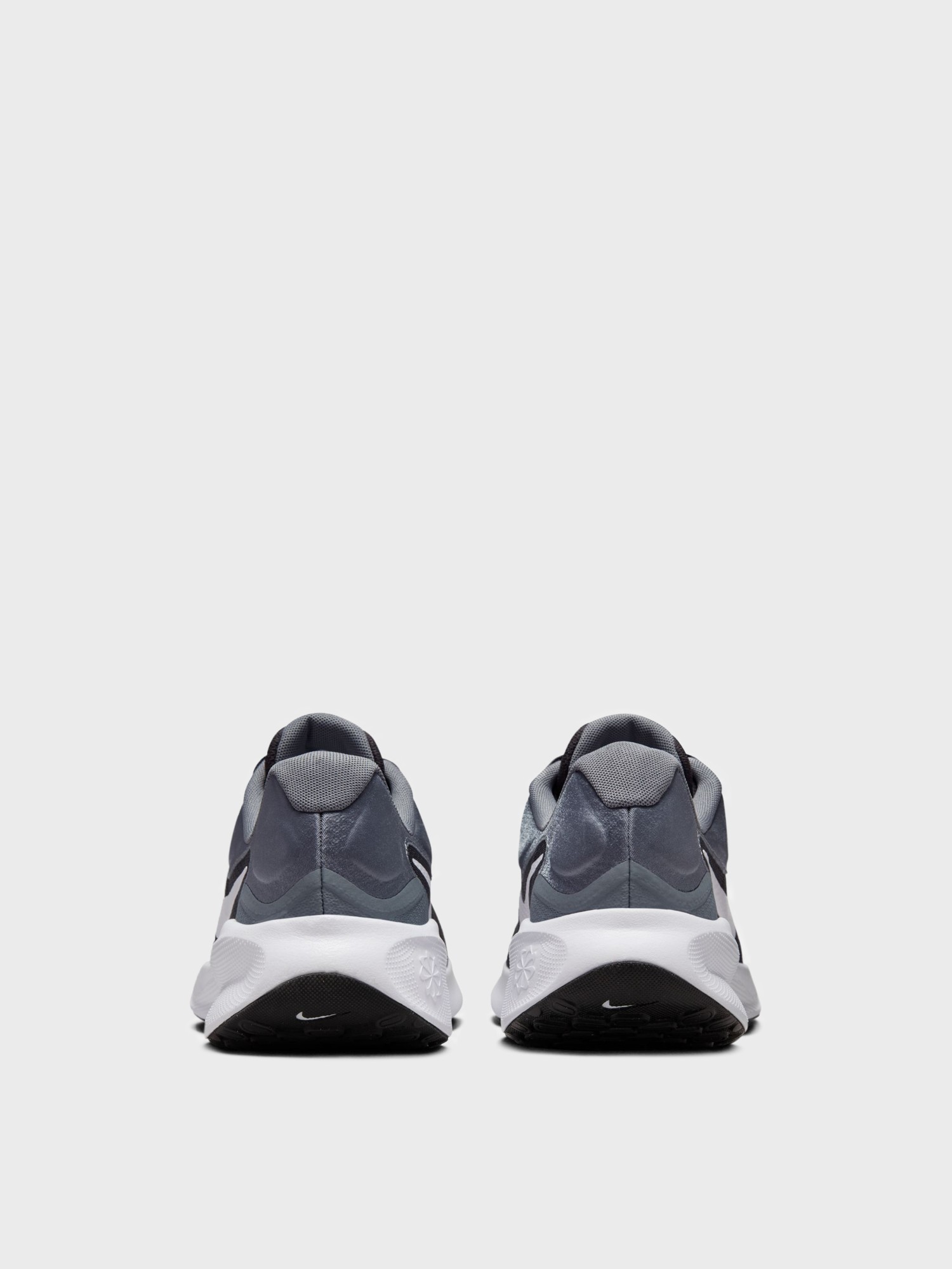 Кросівки чоловічі Nike NIKE REVOLUTION 7 чорні FB2207-007 изображение 6