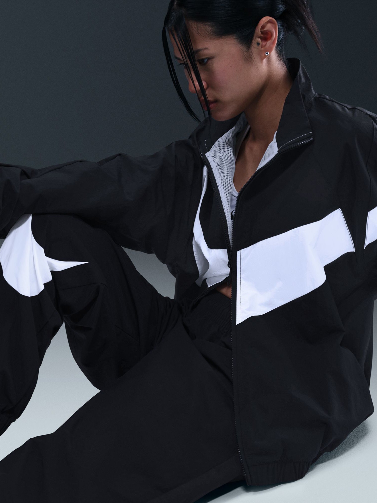 Брюки женские Nike W NSW LOGO MR JGGR черные HV2357-010 изображение 7