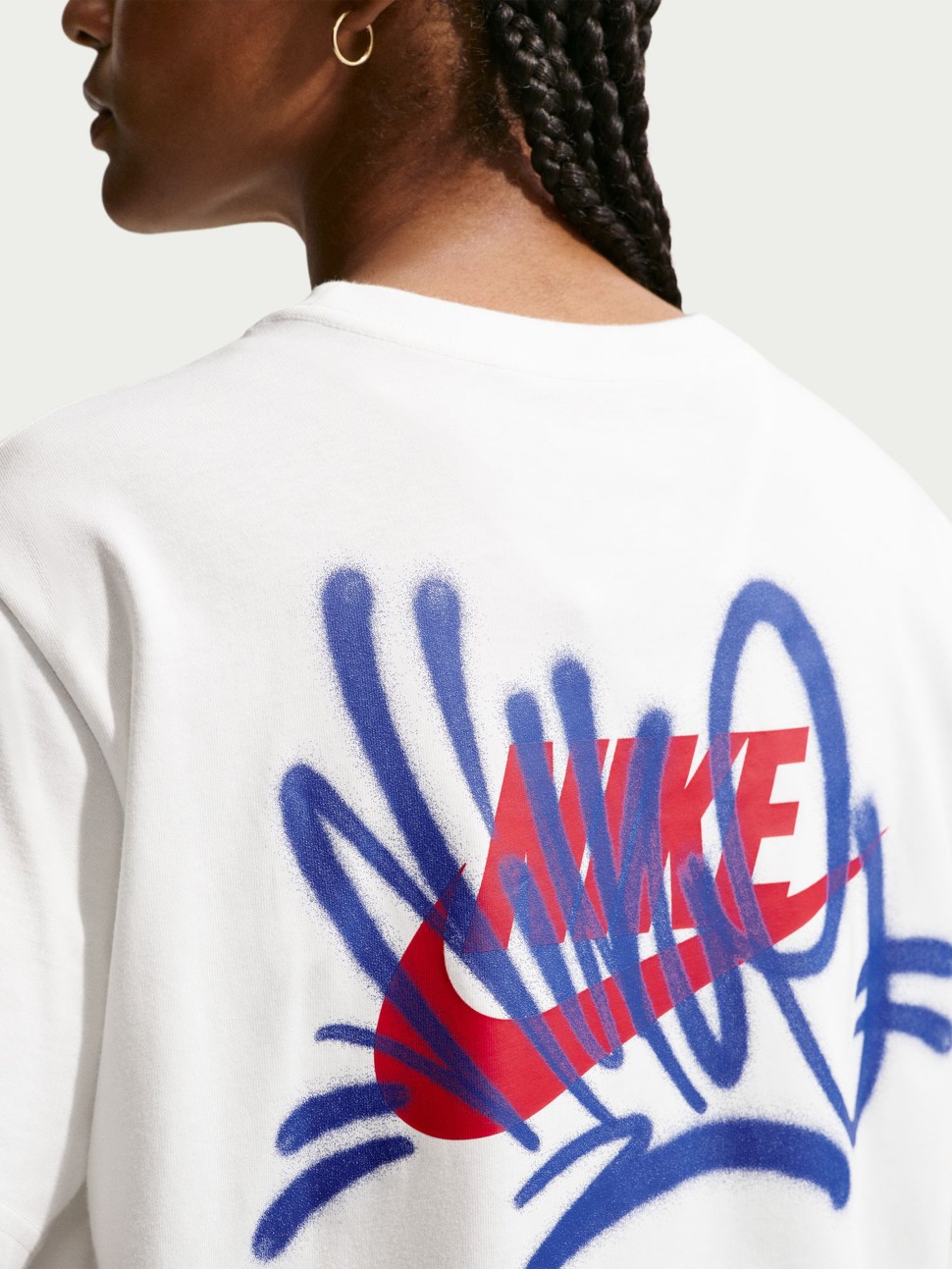 Футболка женская Nike W NSW NK CLSC BF TEE GRF2 молочная IV5485-133 — фото 3 — Sport City Футболка женская Nike W NSW NK CLSC BF TEE GRF2 молочная IV5485-133 — фото 3