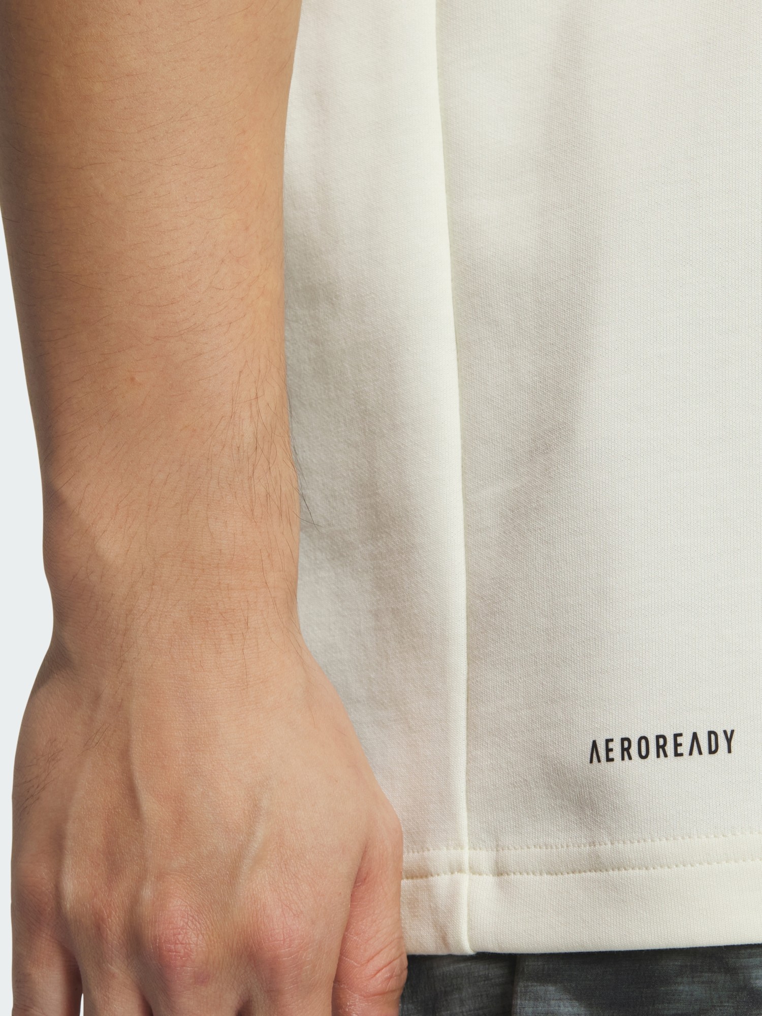 Футболка мужская Adidas NATGEO GFX SS T молочная IS9514 изображение 4