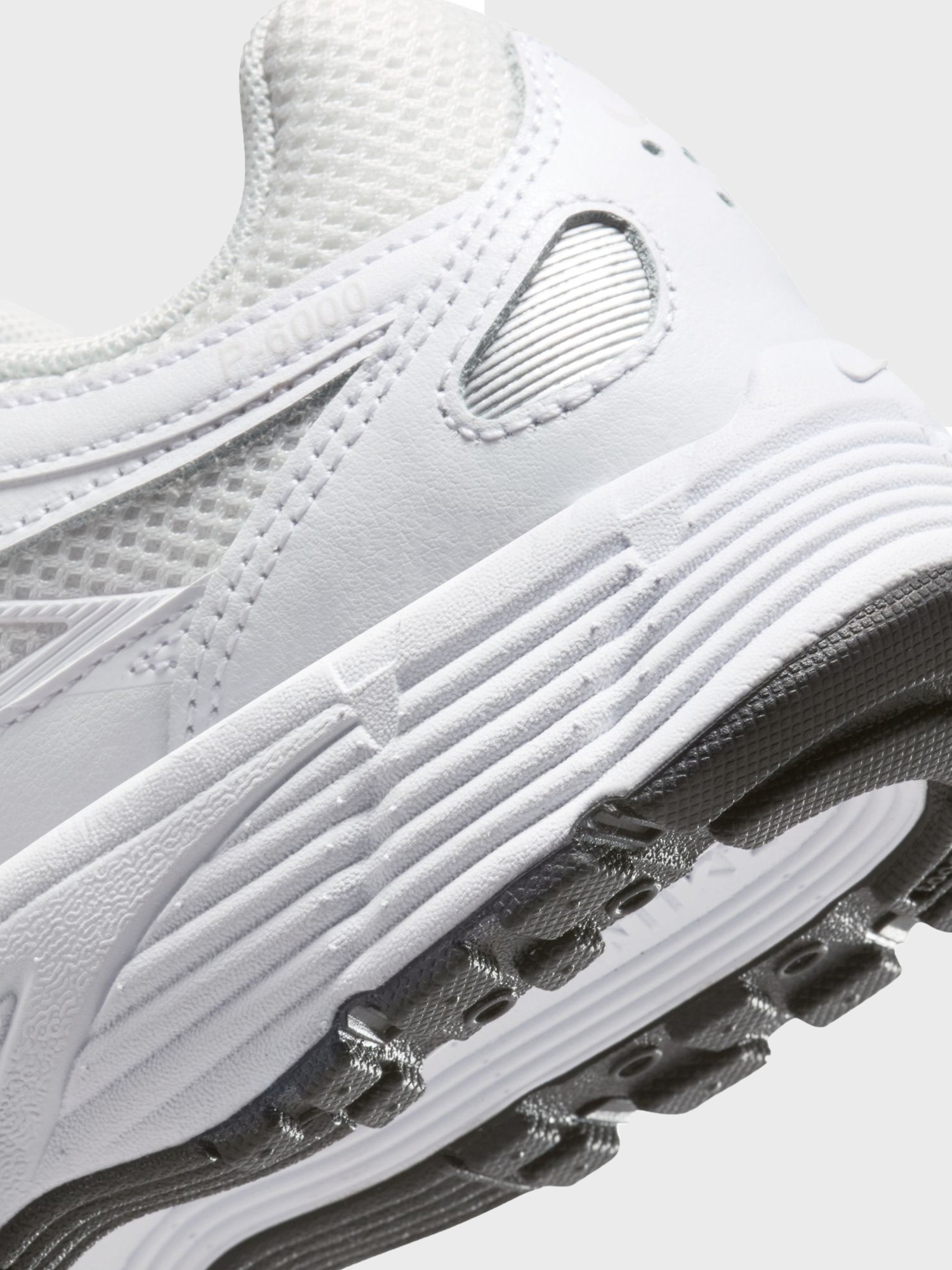 Кросівки жіночі Nike P-6000 BG білі HV5064-003 изображение 5