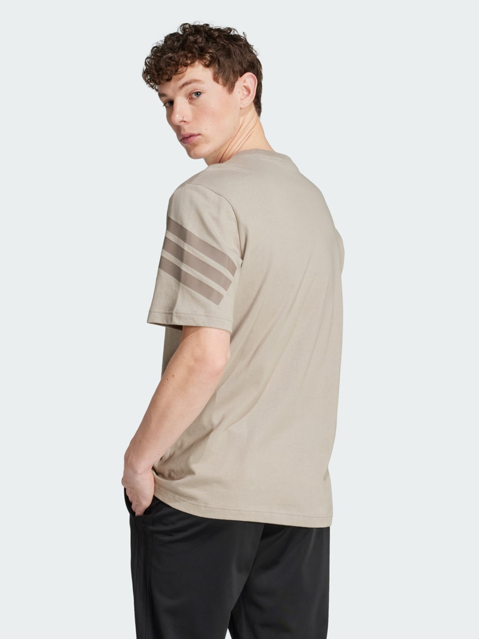 Футболка чоловіча Adidas M FI 3S REG T бежева JI8783 — фото 3