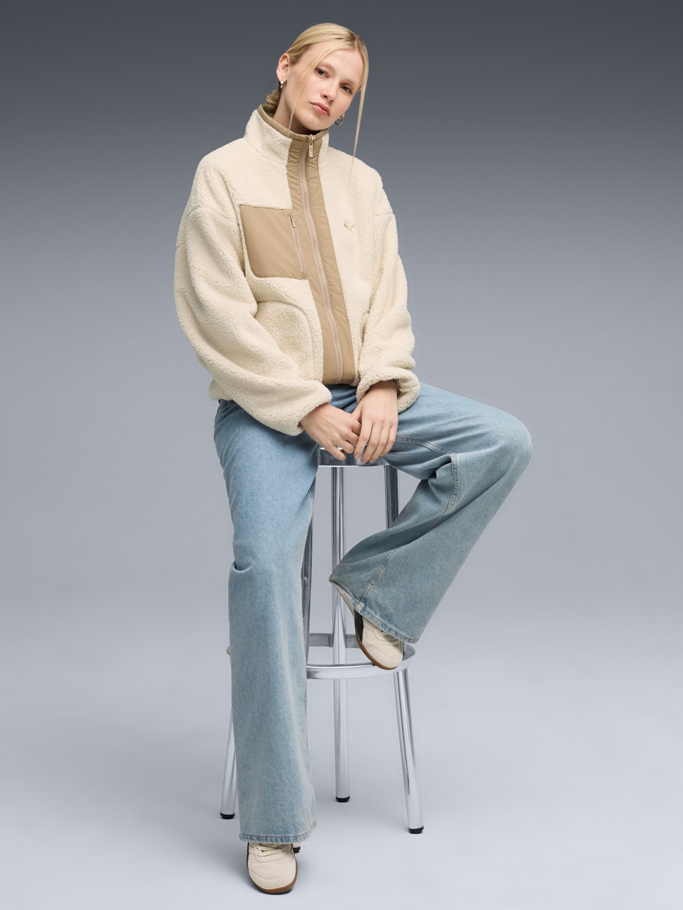 Куртка жіноча Puma Reversible Sherpa Jacket бежева 68838687 — фото 2