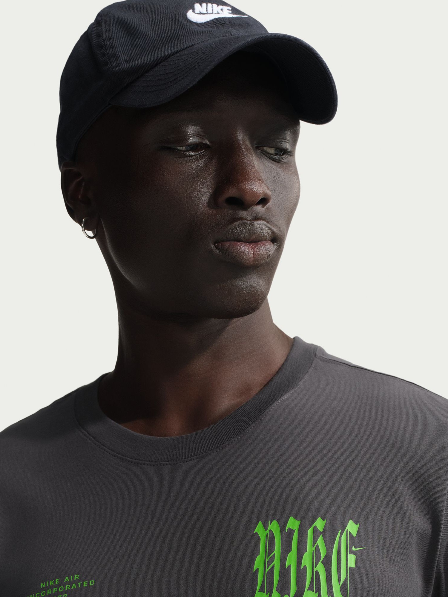 Футболка мужская Nike U NSW TEE STD WE FLOAT темно-серая IH1139-060 изображение 5