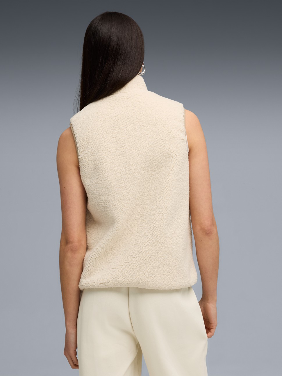 Жилет жіночий Puma Reversible Sherpa Vest бежевий 68838887 — фото 3