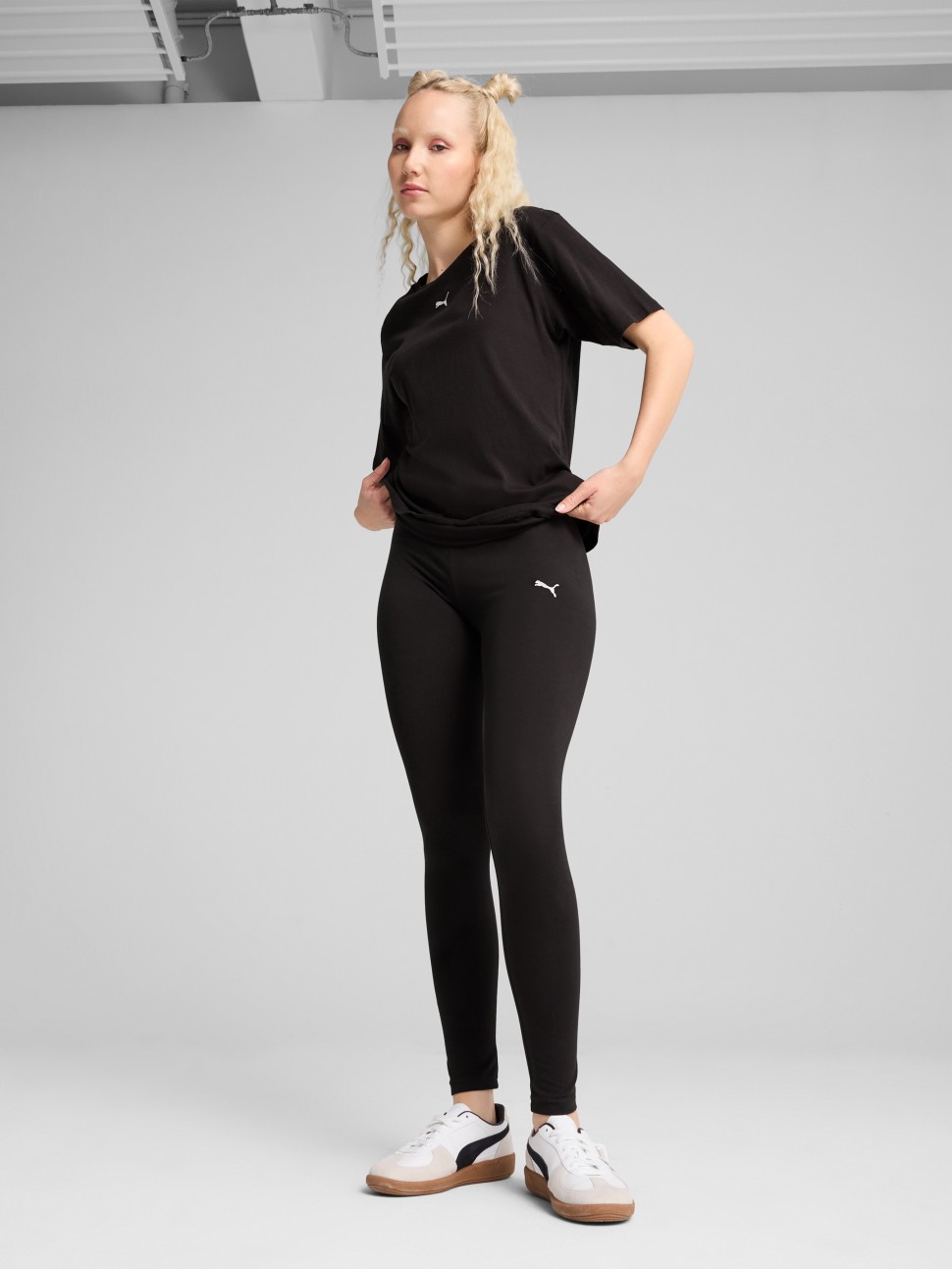 Футболка жіноча Puma ESS Relaxed Tee чорна 68497101 — фото 2